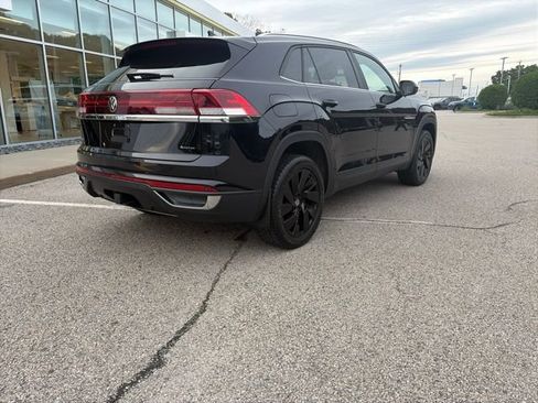 Used 2024 Volkswagen Atlas Cross Sport SE w/ Panoramic Sunroof Package AWD/4WD image 3