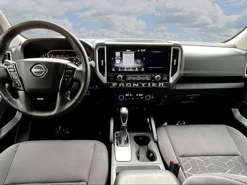 Used 2025 Nissan Frontier SV w/ SV Convenience Package RWD image 10