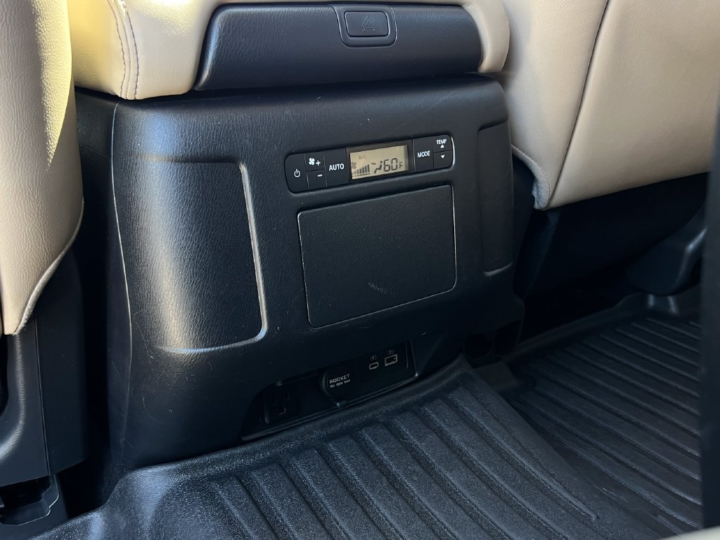 Used 2023 Nissan Armada SL w/ Captain's Chairs Package RWD image 19