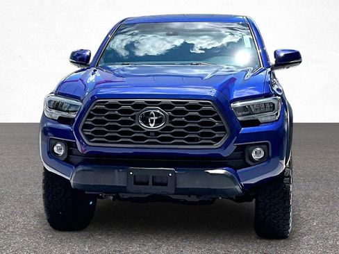 Used 2022 Toyota Tacoma TRD Off-Road w/ TRD Premium Off Road Package AWD/4WD image 3