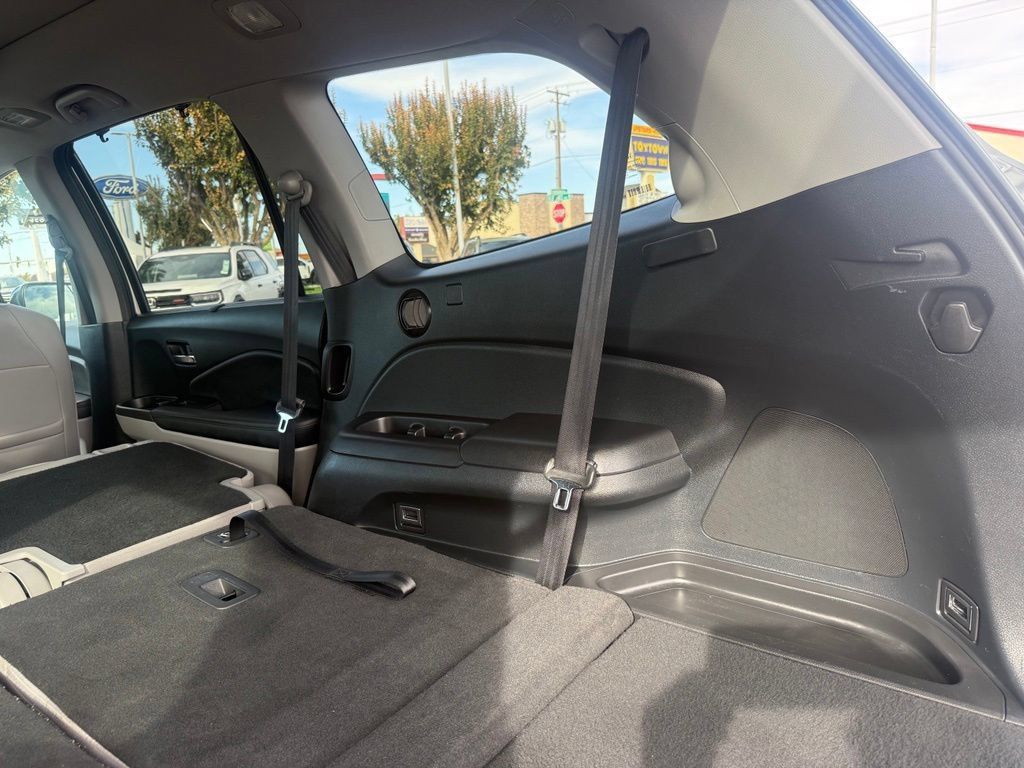 Used 2021 Honda Pilot Elite image 21