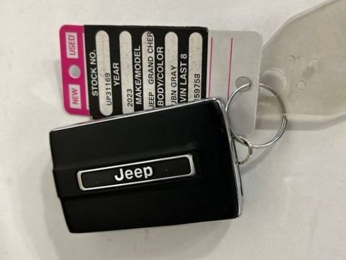 Used 2023 Jeep Grand Cherokee Overland w/ Luxury Tech Group IV AWD/4WD image 34