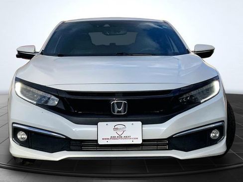 Used 2019 Honda Civic Touring image 3