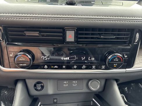 New 2026 Nissan Rogue Platinum AWD/4WD image 18