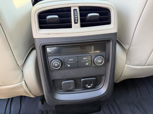 Used 2018 Buick Envision Essence w/ LPO, Active Package AWD/4WD image 24