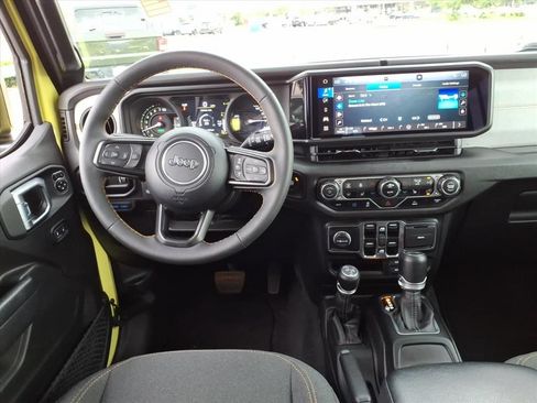 Used 2024 Jeep Wrangler Unlimited w/ Dual Top Group AWD/4WD image 12
