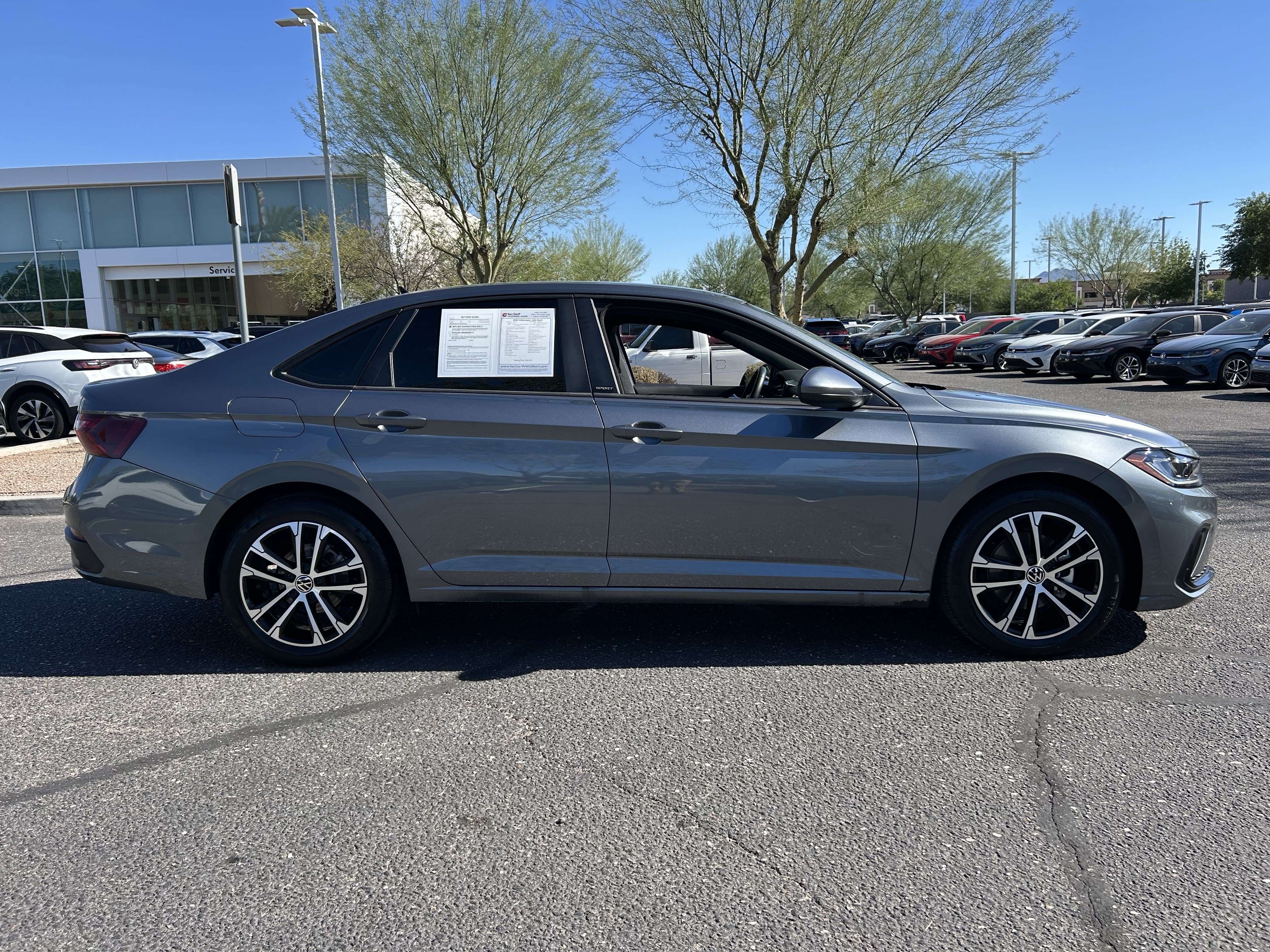 Used 2026 Volkswagen Jetta Sport FWD image 5