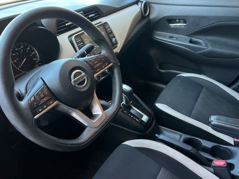 Used 2021 Nissan Versa SV FWD image 13