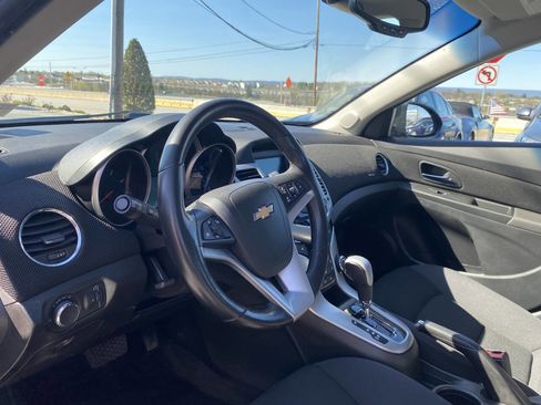 Used 2014 Chevrolet Cruze LT image 10