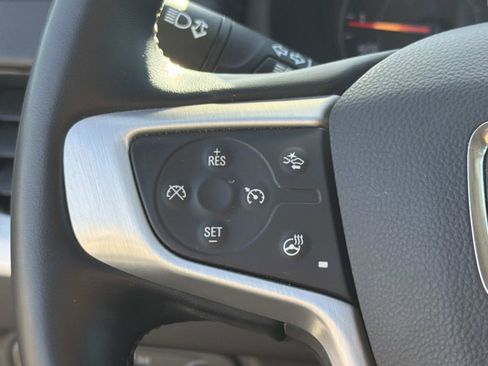 Used 2024 GMC Terrain SLT image 9