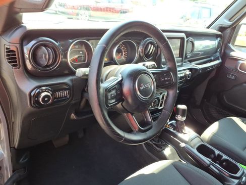 Used 2021 Jeep Wrangler Unlimited Sport AWD/4WD image 9