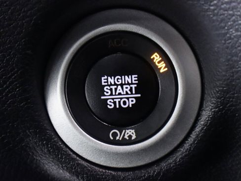 Used 2020 Chrysler Pacifica Touring-L w/ S Appearance Package image 22