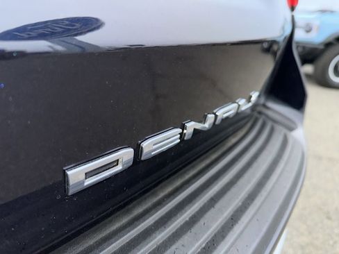 Used 2022 GMC Yukon XL Denali image 32