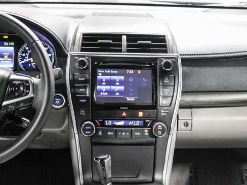 Certified 2017 Toyota Camry XLE w/ Moonroof Package FWD image 17