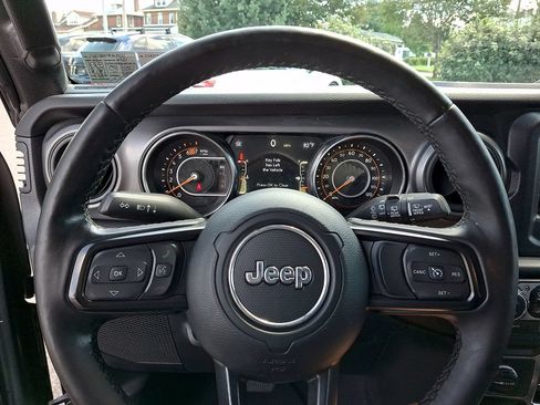 Used 2022 Jeep Wrangler Unlimited Sport AWD/4WD image 18