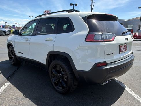 Used 2019 Jeep Cherokee Latitude Plus AWD/4WD image 5