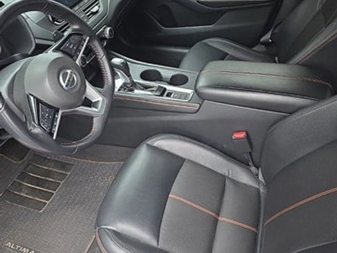 Used 2021 Nissan Altima 2.5 SR w/ SR Premium Package image 11