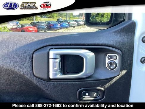 Used 2022 Jeep Wrangler Unlimited Sahara w/ Cold Weather Group AWD/4WD image 12