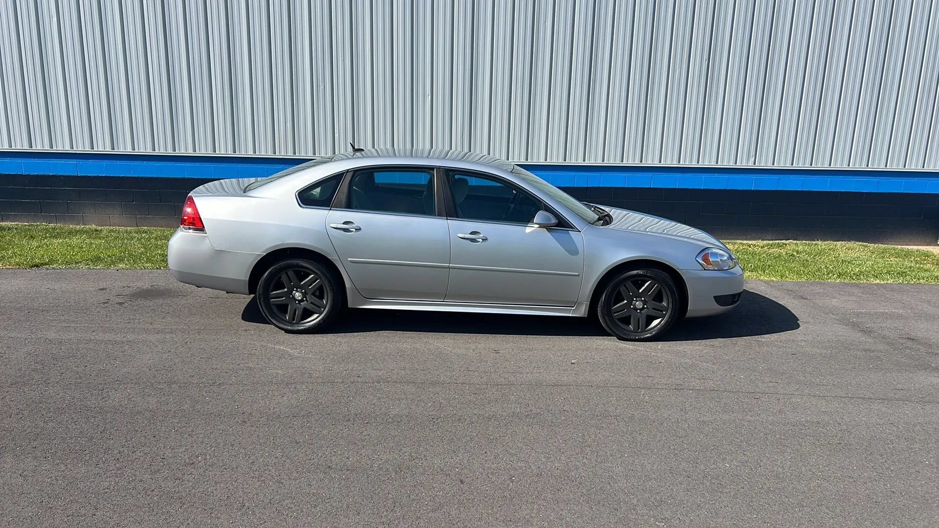 Used 2011 Chevrolet Impala LT FWD image 4