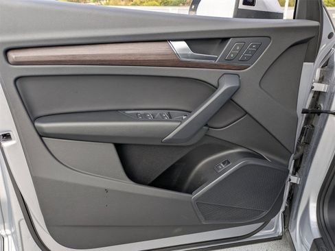 Used 2022 Audi Q5 2.0T Premium w/ Convenience Package image 16