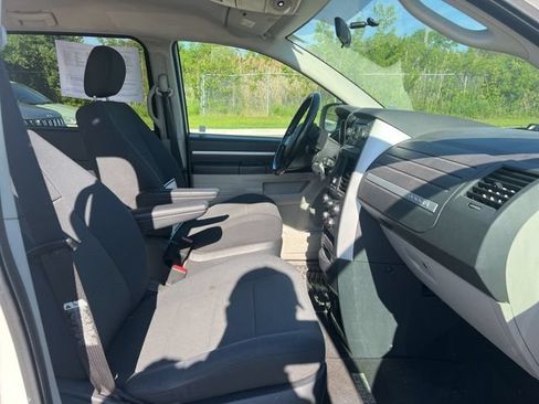Used 2008 Dodge Grand Caravan SXT FWD image 10
