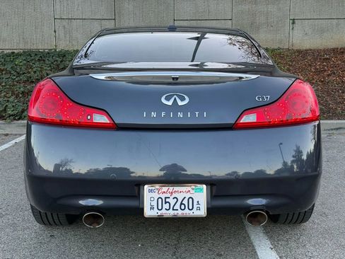 Used 2011 INFINITI G37 Journey w/ Premium Pkg image 13