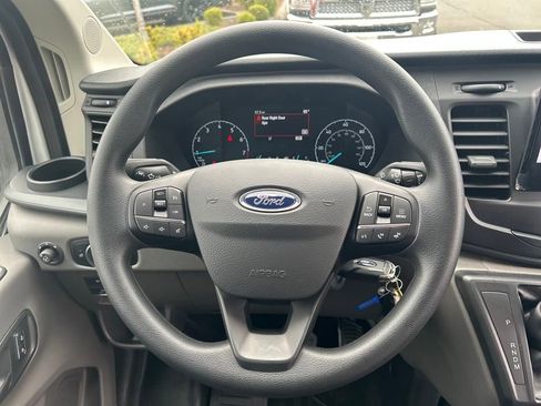 New 2025 Ford Transit 250 Low Roof image 28