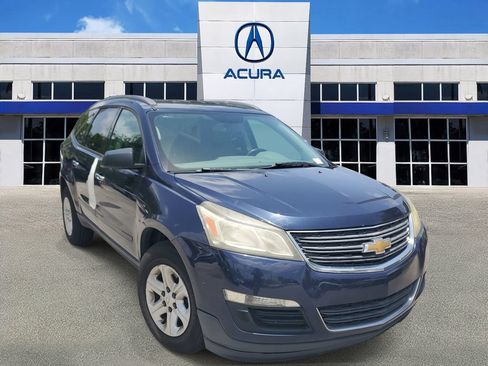 Used 2015 Chevrolet Traverse LS FWD image 1