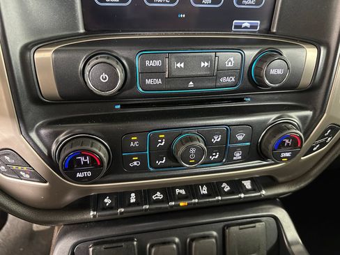 Used 2019 GMC Sierra 2500 Denali w/ Duramax Plus Package AWD/4WD image 16