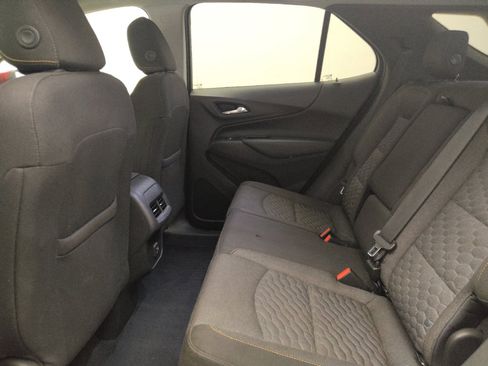 Used 2019 Chevrolet Equinox LT w/ Driver Convenience Package FWD image 18