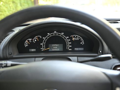 Used 2003 Mercedes-Benz CL 55 AMG image 31