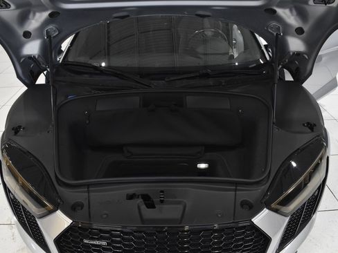 Used 2017 Audi R8 V10 w/ Carbon Exterior Package image 14