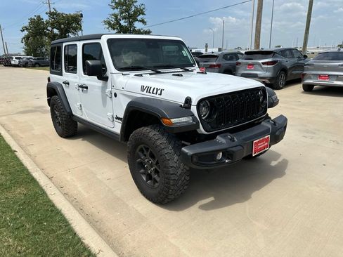 Used 2025 Jeep Wrangler Unlimited Sport AWD/4WD image 3