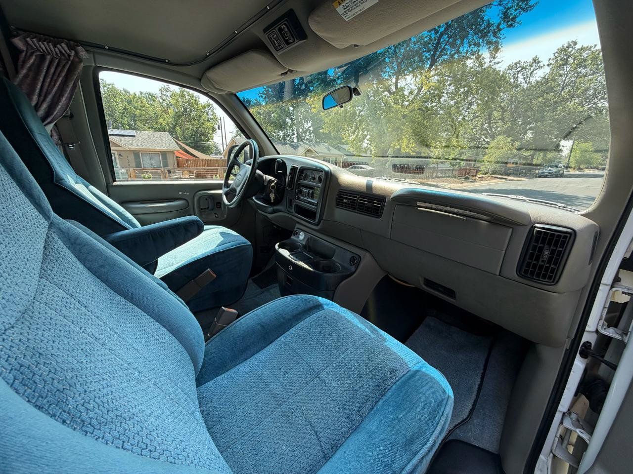 Used 2000 Chevrolet Express 3500 RWD image 13