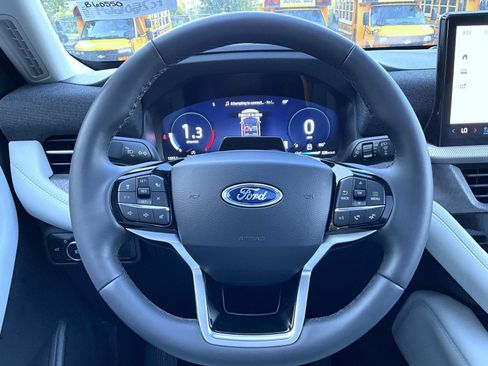 New 2026 Ford Explorer Platinum w/ LUX Leather Package AWD/4WD image 12