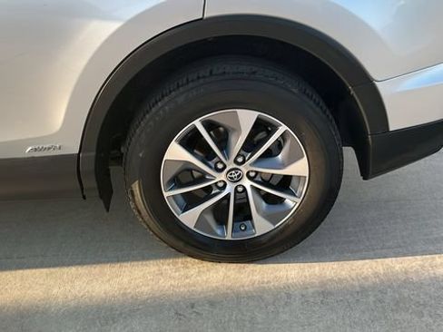 Used 2016 Toyota RAV4 XLE AWD/4WD image 22