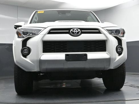 Certified 2024 Toyota 4Runner TRD Off-Road Premium image 24