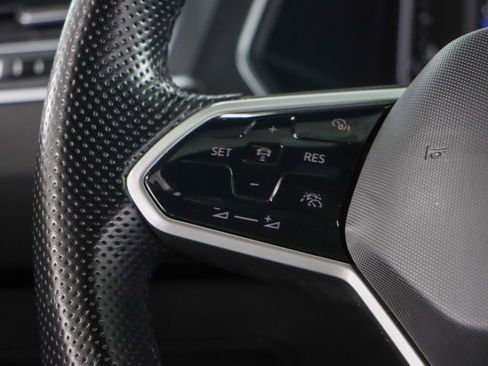 Used 2022 Volkswagen Tiguan SEL R-Line image 13