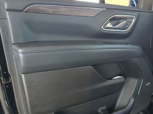 Used 2023 Chevrolet Tahoe Z71 w/ Luxury Package image 18