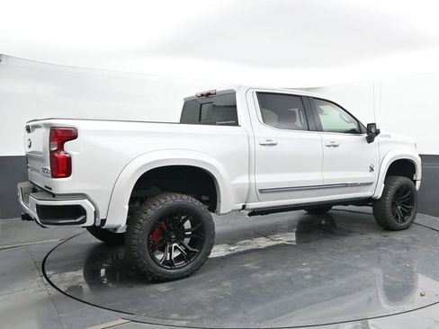 New 2025 Chevrolet Silverado 1500 High Country w/ Technology Package AWD/4WD image 8