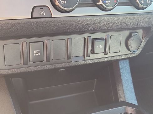 Used 2021 Toyota Tacoma SR w/ SX Package image 18