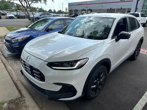 Used 2024 Honda HR-V Sport image 8