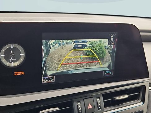 Used 2022 Lexus ES 250 w/ Premium Package AWD/4WD image 19