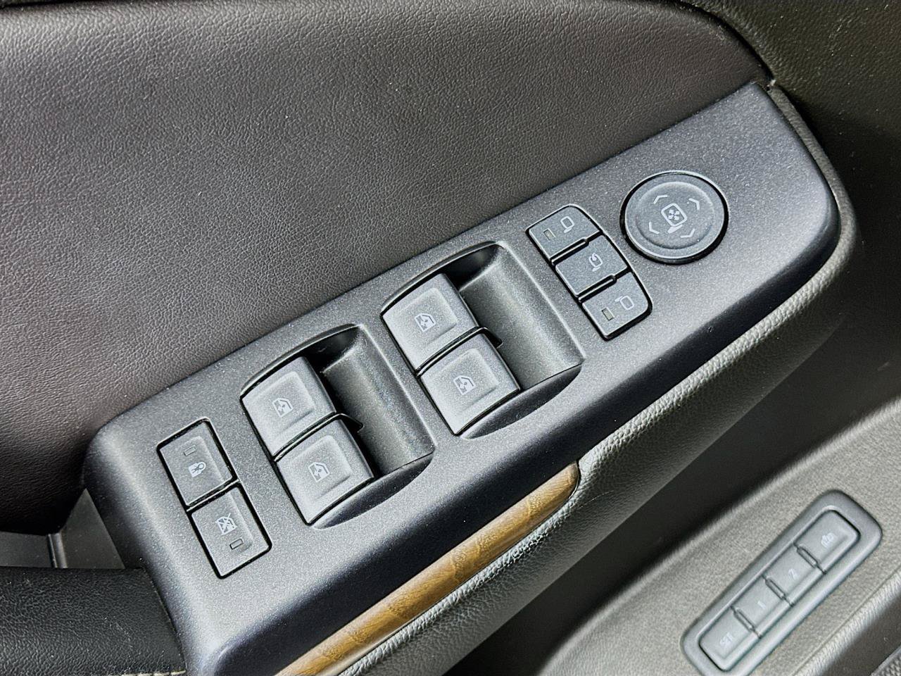 Used 2019 GMC Yukon Denali AWD/4WD image 21