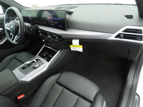 Used 2026 BMW 330i Sedan w/ M Sport Package RWD image 18