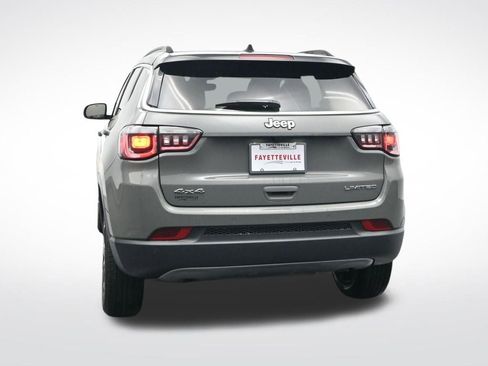 Used 2024 Jeep Compass Limited image 9
