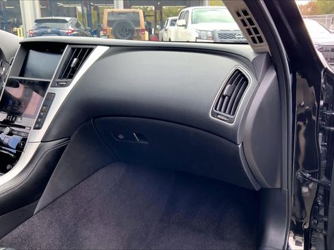 Used 2021 INFINITI Q50 Luxe image 18