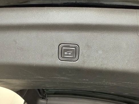 Used 2023 Chevrolet Tahoe Z71 AWD/4WD image 11
