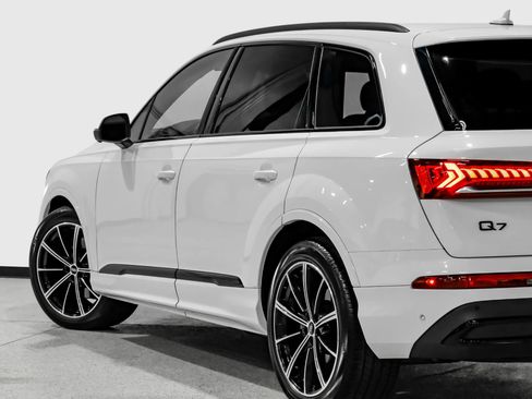 Used 2021 Audi Q7 3.0T Prestige w/ Prestige Package AWD/4WD image 15