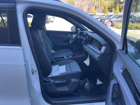 New 2026 Volkswagen Tiguan SE R-Line FWD image 26